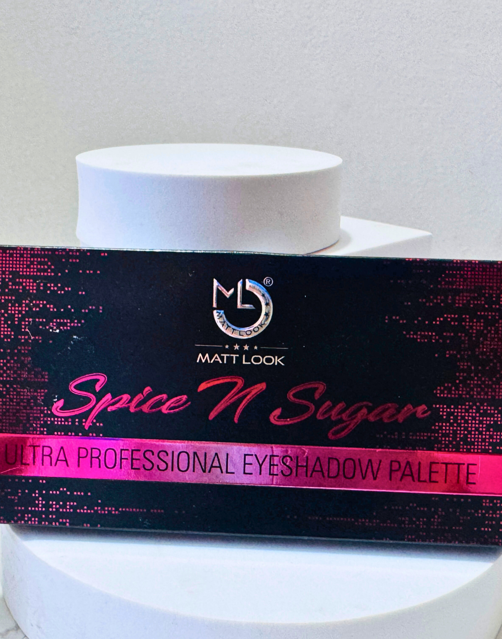 MATT LOOK Ultra Professional Eyeshadow Palette3