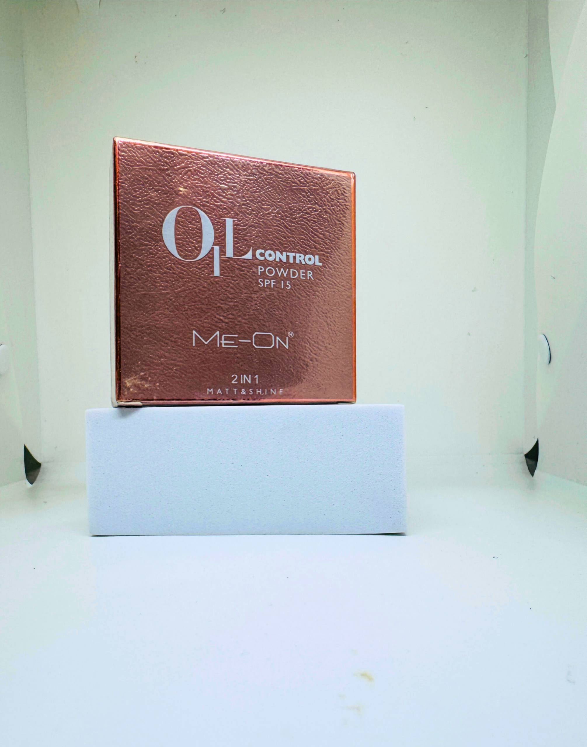 Me On Oil Control Power SPF 15